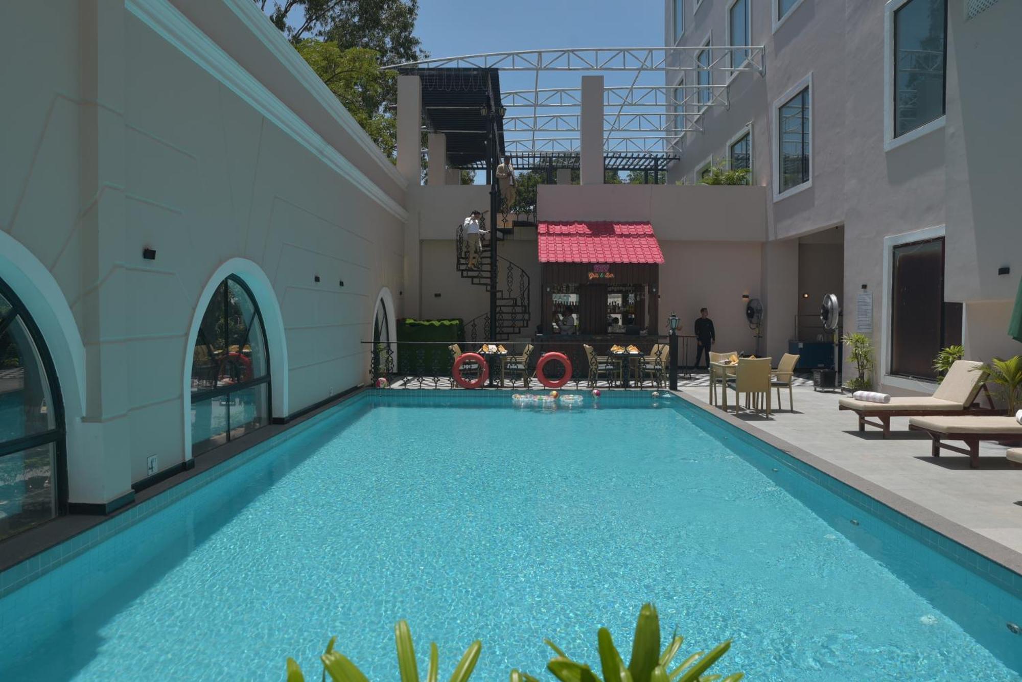 Hotel Polo Towers Agartala Exterior foto